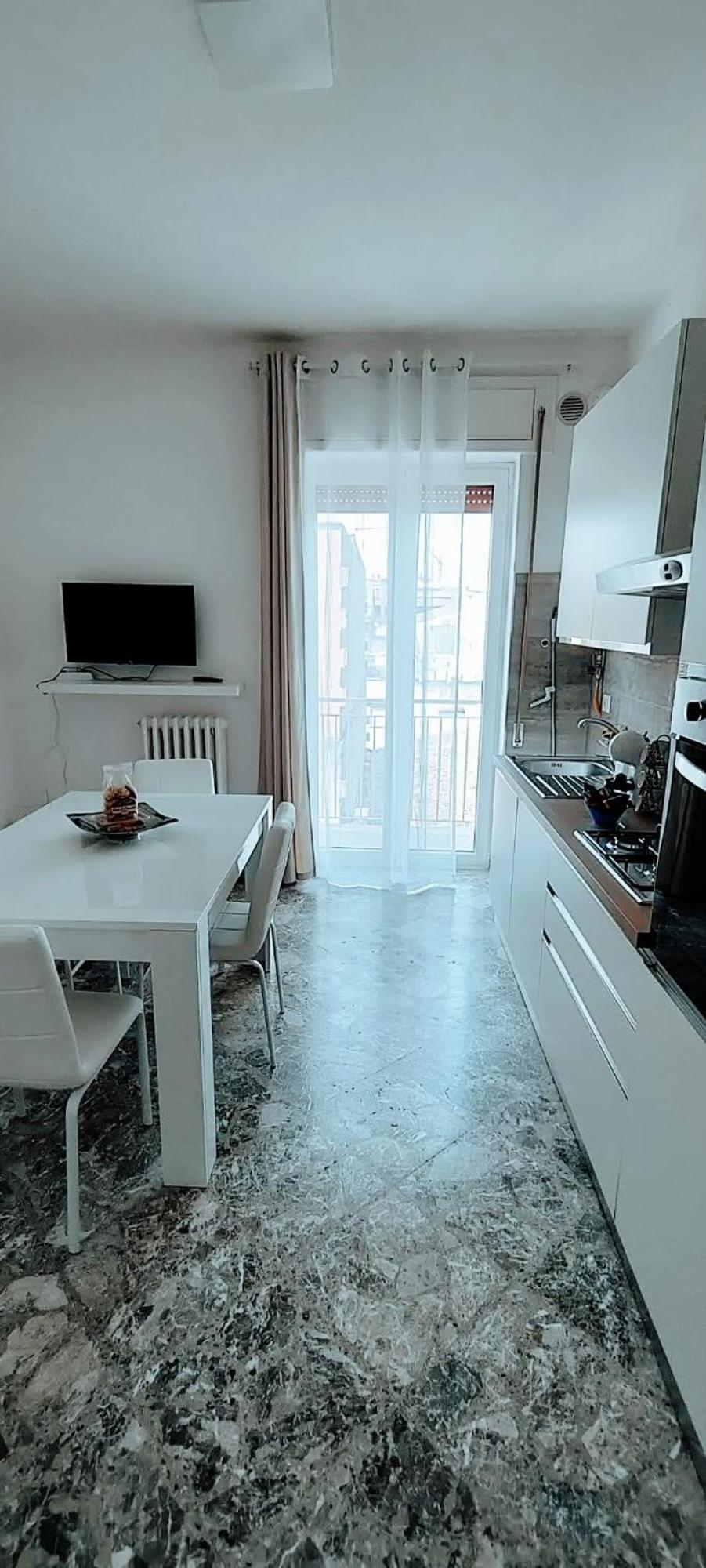 Angela'S Apartment. Elegant Two Bedroom House In Irsina Exterior photo